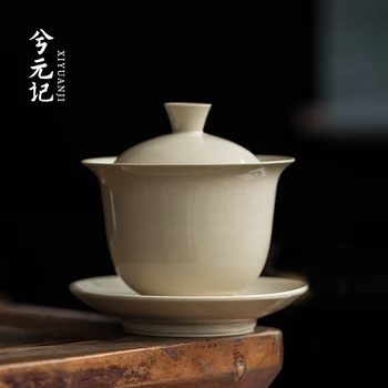 |Uma grande cerâmica de chá não é demasiado quente para a casa de chá